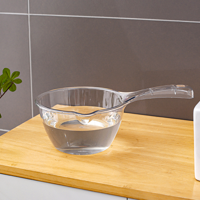 Bailer transparente de plástico